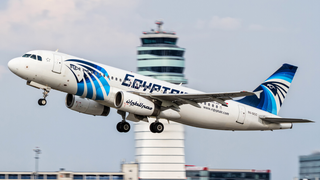 La historia de la aerolínea fantasma que ha volado de El Cairo a Tel Aviv durante décadas